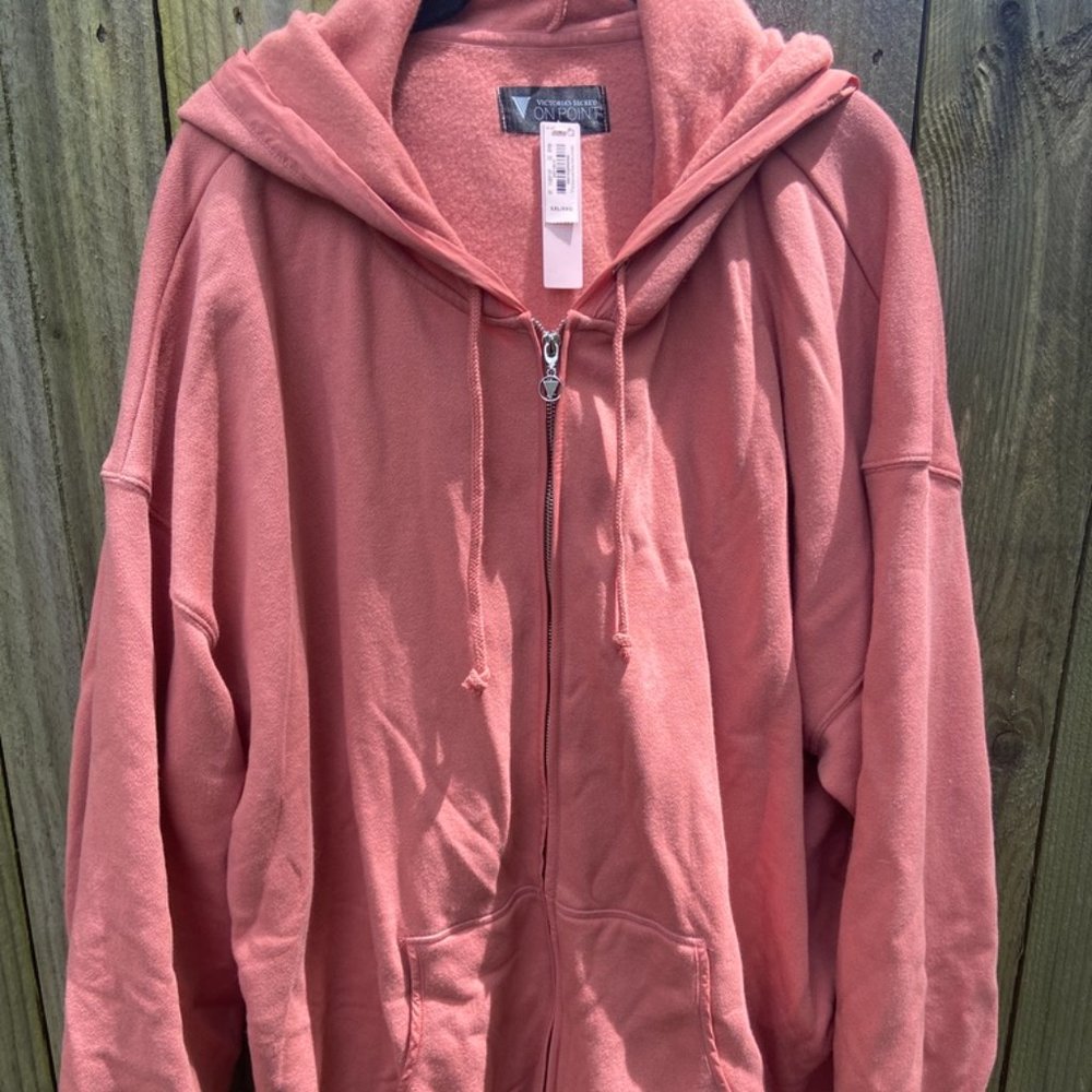 VS Cotton Fleece On Point Hoodie